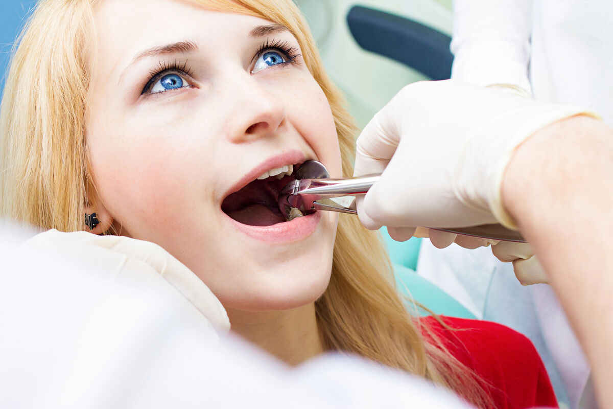 Dent Incluse : Causes, Complications et Traitements
